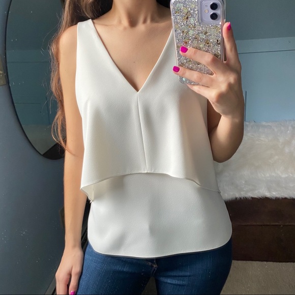 Intermix White Leah Sleeveless Vneck Tank - Picture 4 of 17
